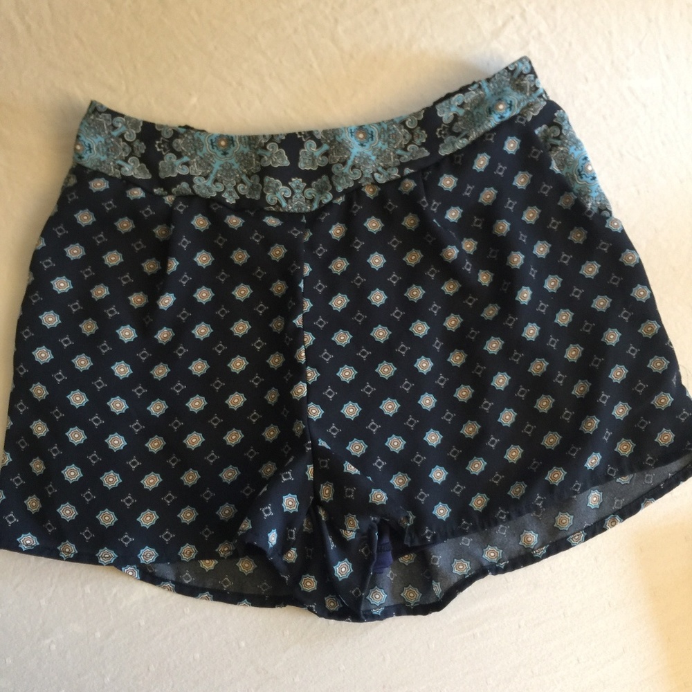 Charlotte Russe Lined Shorts Medium - Back elastic